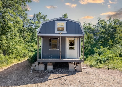 10 acre hobby farm000