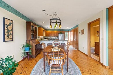 64 Howard Hill Wayne