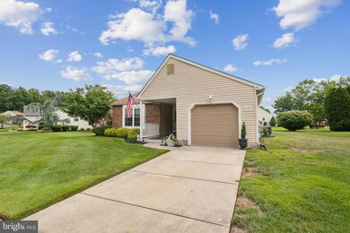 77 Lakebridge Dr, Woodbury, NJ 08096 - photo 2