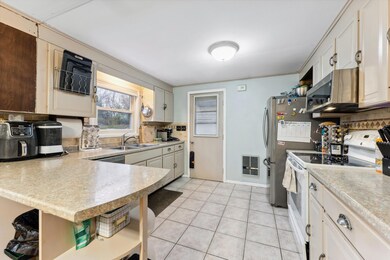 4 Russell St, Farmingdale, ME 04344 - photo 4