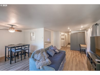 418 Stonewood Dr unit 418, Eugene, OR 97405 - photo 6