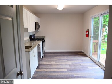 211 Canary Ln, Mount Holly, NJ 08060 - photo 5