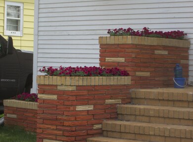 Built in planter<|><|>