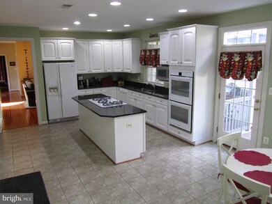 15305 Briarcliff Manor Way, Burtonsville, MD 20866 - photo 6