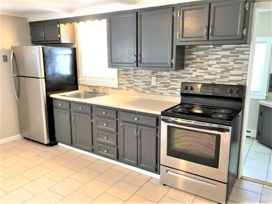 424 Britton St unit 1, Chicopee, MA 01020 - photo 3