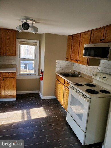 440 N Broad St unit B, Clayton, NJ 08312 - photo 2