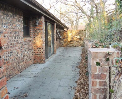 1500 Woodridge Cir, Euless, TX 76040 - photo 4