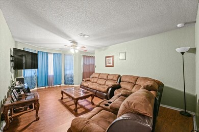 536 Oak Park Dr, Hurst, TX 76053 - photo 6