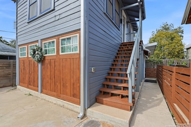 135 Adams St unit 4, San Antonio, TX 78210 - photo 2