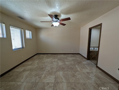 27160 Vista Rd unit 15, Helendale, CA 92342 - photo 4