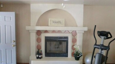 GAS FIREPLACE