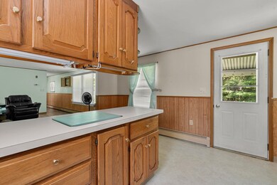 32 Scott Dr, Hampstead, NH 03841 - photo 5