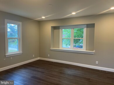 121 S 10th St, Quakertown, PA 18951 - photo 4