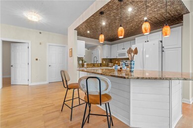 14100 Pinnacle Pointe Dr unit 102, Clive, IA 50325 - photo 5