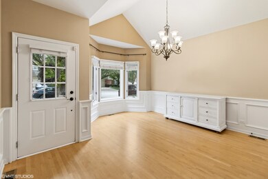 2086 Hallmark Ct, Wheaton, IL 60187 - photo 7