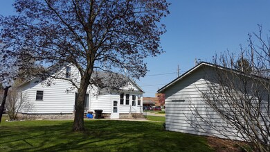 404 S Weaver Ave, Fremont, MI 49412 - photo 4