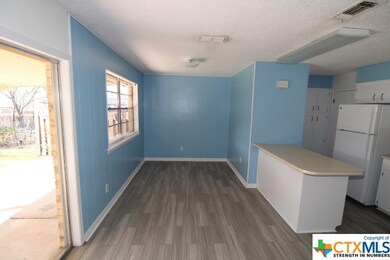 908 Lynn Ln, Copperas Cove, TX 76522 - photo 4