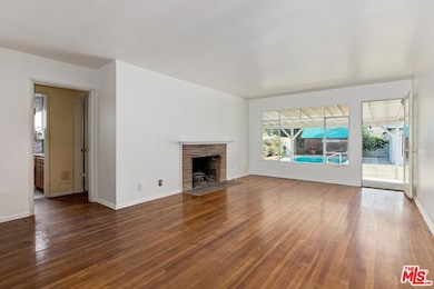 408 S Sparks St, Burbank, CA 91506 - photo 2