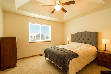 1140 Heron Dr, Mankato, MN 56001 - photo 6