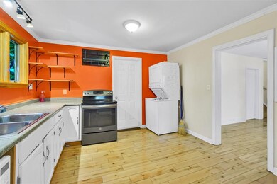 3 Spring St, Burlington, VT 05401 - photo 3