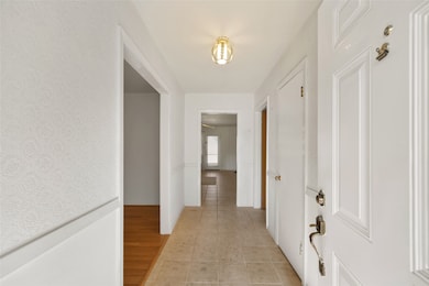 10422 Timberoak Dr, Houston, TX 77043 - photo 2