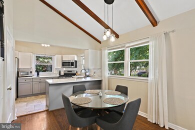 1806 Dunwoody Cir, Parkville, MD 21234 - photo 6