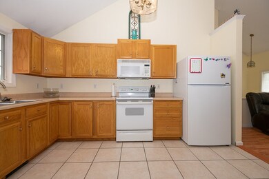 642 Charlton St, Southbridge, MA 01550 - photo 3