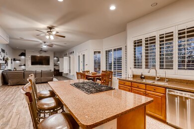 7957 East Sugarloaf Circle-large-011-011