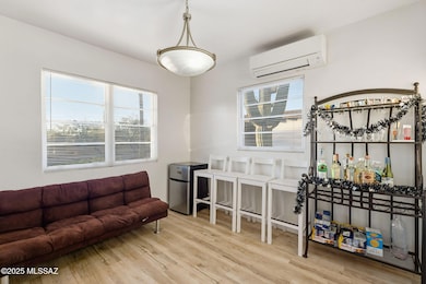 Breakfast Nook/Dining Area