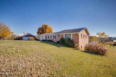 107 Mountain View Cir, Piney Flats, TN 37686 - photo 3