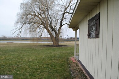 52 Makenna Ave, New Holland, PA 17557 - photo 4