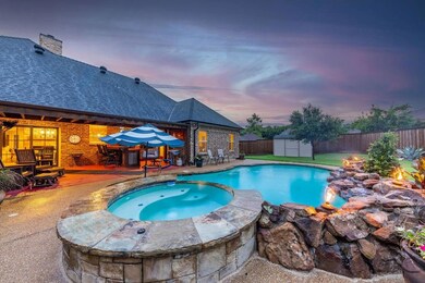 1104 Lakeway Dr, Ennis, TX 75119 - photo 2