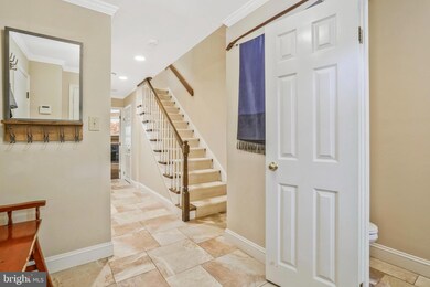 202 Governors Ct, Falls Church, VA 22046 - photo 3