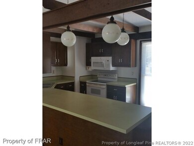 609 Missenburg Ct, Fayetteville, NC 28314 - photo 4