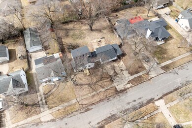 6-web-or-mls-2745-tennyson-dr-sw