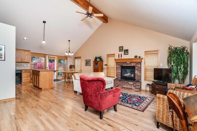 19905 Antler Point, Bend-15