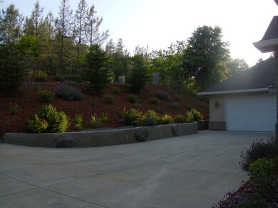Garage & Landscaping