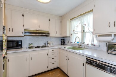 44 Carlisle St, Cranston, RI 02920 - photo 7