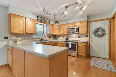 710 Sprucetree Ln, Algonquin, IL 60102 - photo 7