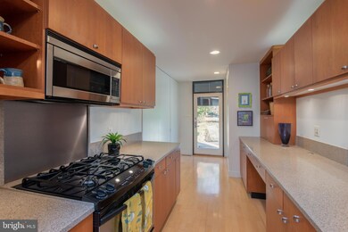 2114 Mason Hill Dr, Alexandria, VA 22306 - photo 7