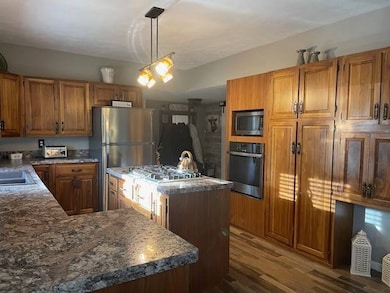 401 W Indiana Ave, Nappanee, IN 46550 - photo 6