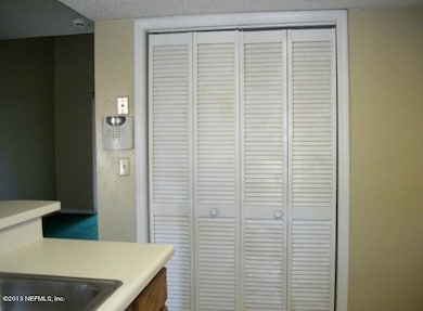 7648 Melissa Ct N, Jacksonville, FL 32210 - photo 4