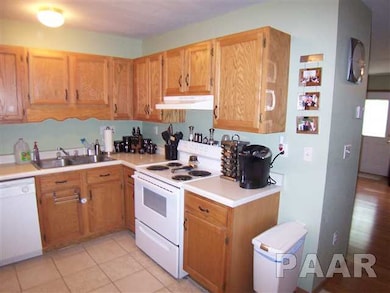 3875 W Palmyra Ct unit 16, Peoria, IL 61604 - photo 7
