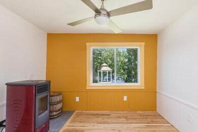 199 Cleaves St Biddeford ME-large-012-00