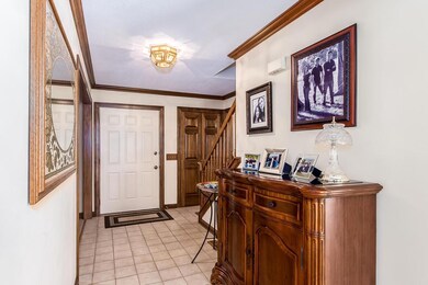 Foyer/entry.