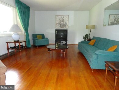 7825 Belgaro Rd, Laurel, MD 20723 - photo 3