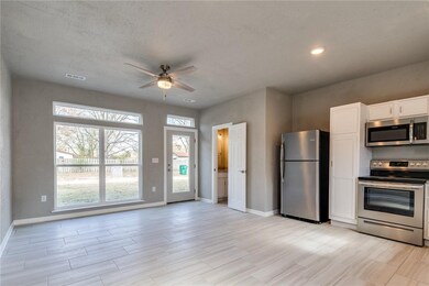 402 E Hemlock St, Rogers, AR 72756 - photo 4