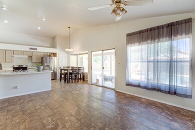 438 W Nopal Ave-10