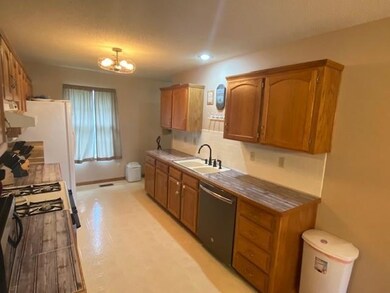 1607 W Pelham Path, Raymore, MO 64083 - photo 7