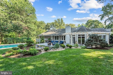 10332 Eclipse Ln, Great Falls, VA 22066 - photo 2